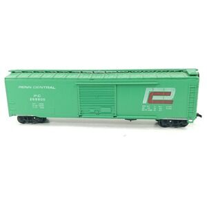 Athearn HO Scale Penn Central 50 Ft Plug Door Box Car PC 268800 Green 1327